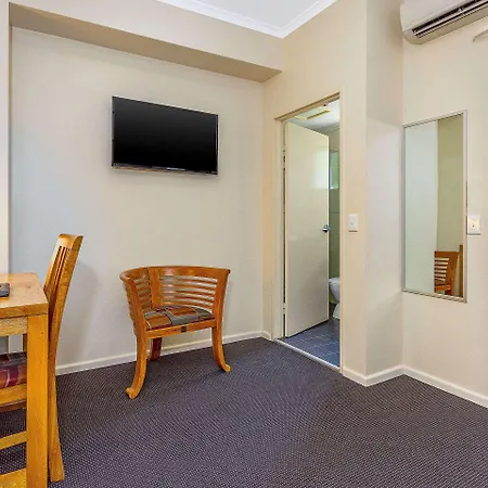 Quality Hotel Darwin Airport Exterior photo A typical studio apartment
