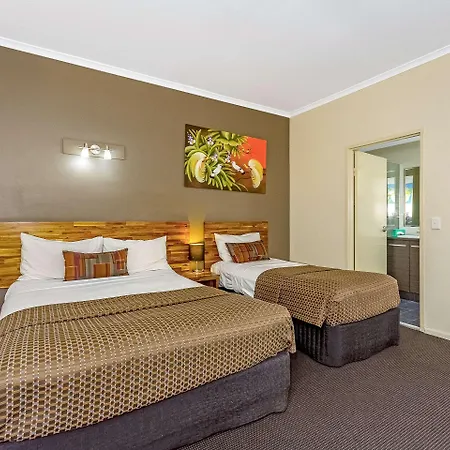 Quality Hotel Darwin Airport Exterior photo A typical motel room