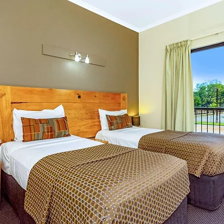 Quality Hotel Darwin Airport Exterior photo A typical room at the Mantra on Lake