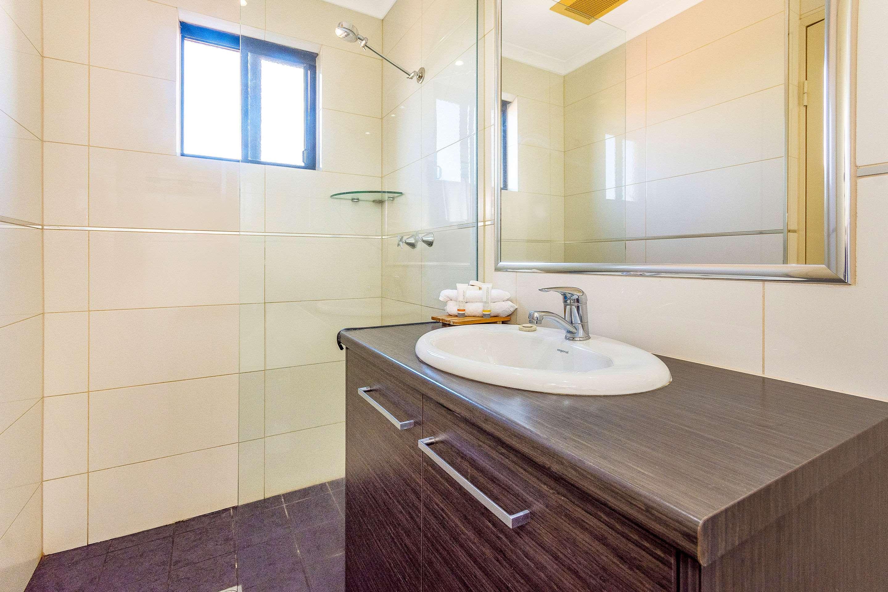 Quality Airport Hotel 5*